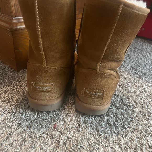 Chestnut Colored Koolaburra Uggs. 🌰 💲Accepting Offers!💲 - Picture 3 of 6